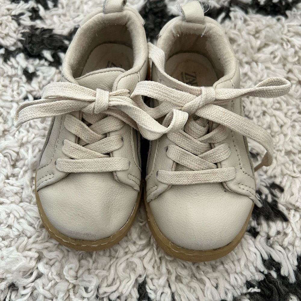 EUC Zara Toddler Cream Leather Sneakers Shoes EU 21 US 5.5